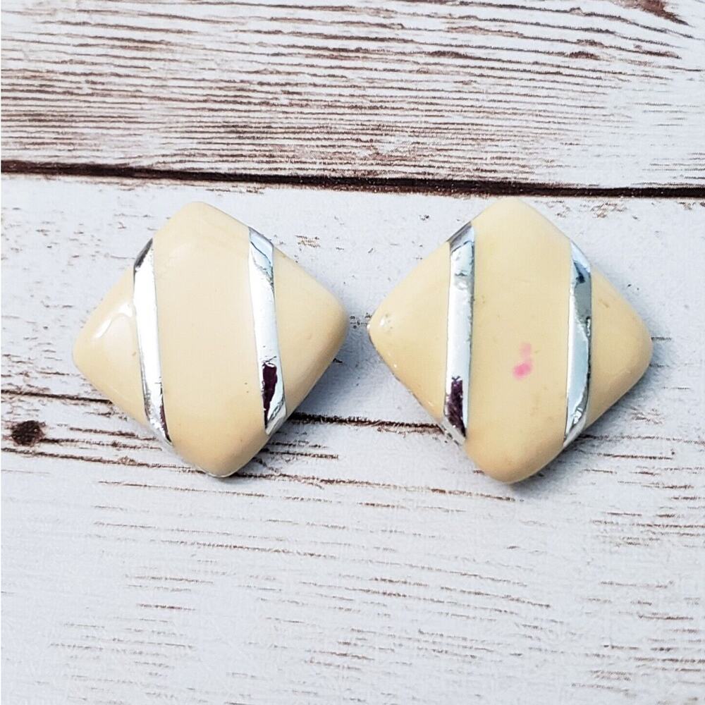Vintage Clip On Earrings - Cream with Silver Tone Lines - Mark To Front
